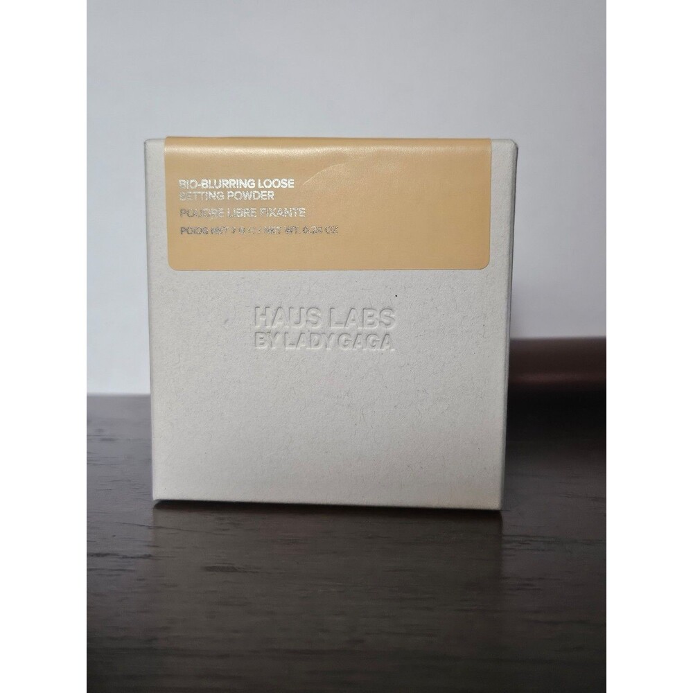 Haus Labs Bio Blurring Loose Setting Powder in Golden
